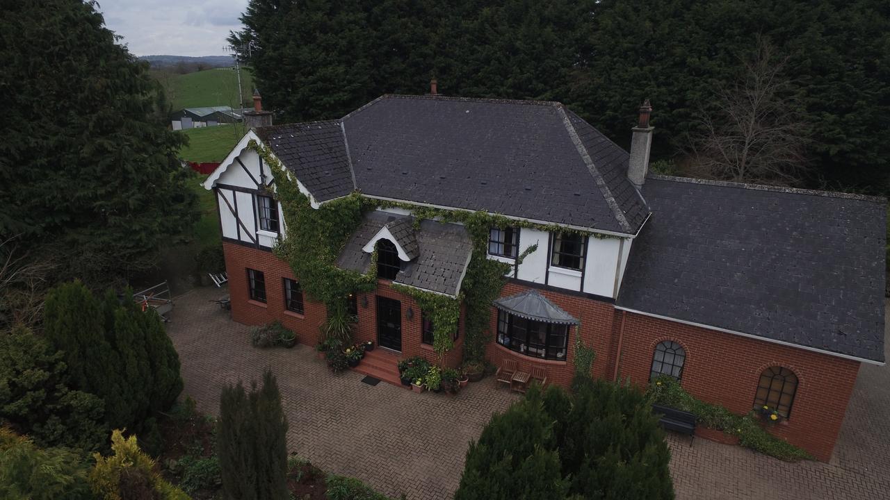 Pinewood Lodge Guest House Omagh Bagian luar foto